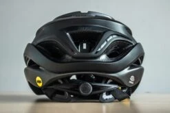 CASCO GIRO HELIOS SPHERICAL MIPS NEGRO MATE -Tienda De Bicicletas casco giro helios spherical mips negro mate 2