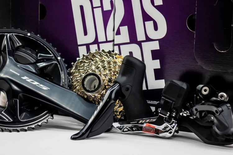 GRUPO COMPLETO SHIMANO 105 DI-2 R7150 1 GRUPO COMPLETO SHIMANO 105 DI-2 R7150